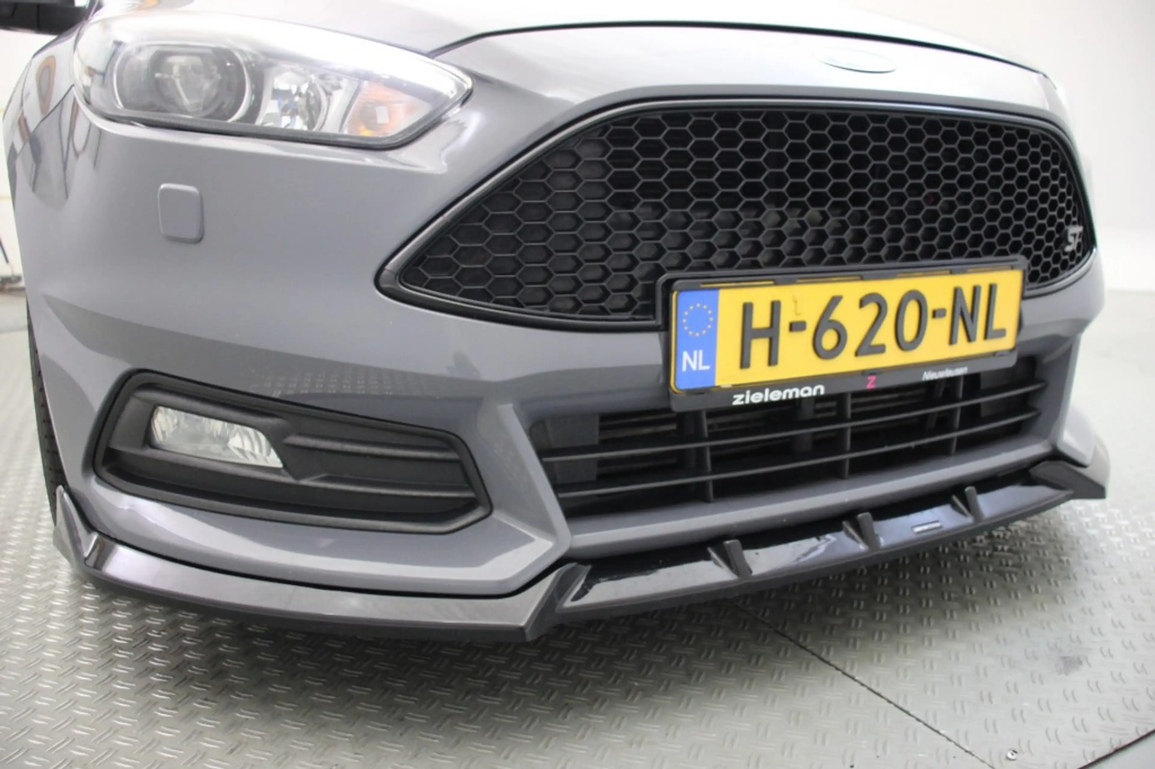 Ford Focus Wagon 2.0 ST 250 Pk - Navi, Camera, Recardo Sports — photo 37