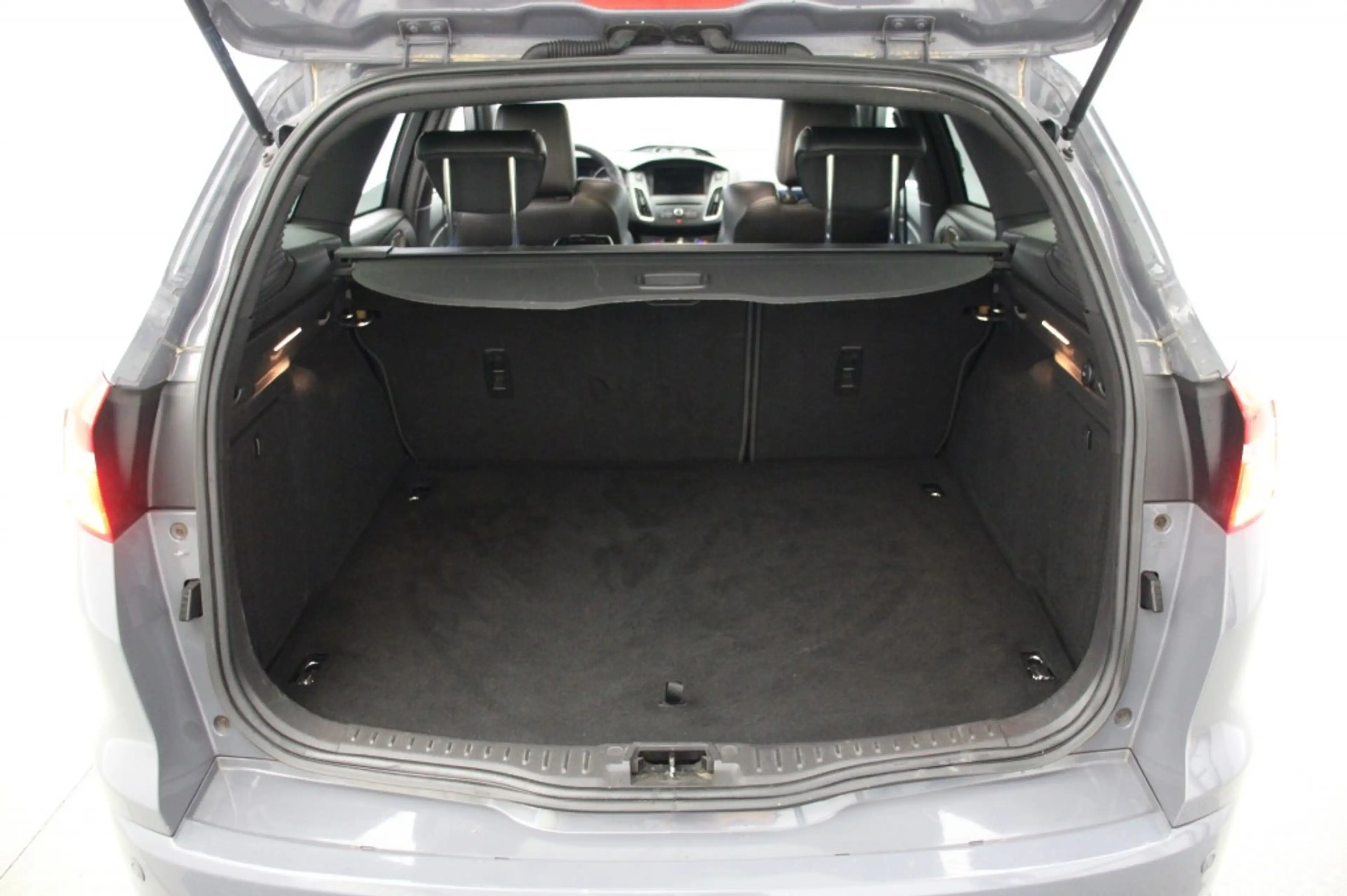 Ford Focus Wagon 2.0 ST 250 Pk - Navi, Camera, Recardo Sports — photo 14