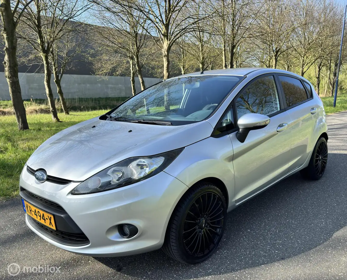 Ford Fiesta 1.25 Trend *DISTRIBUTIE VV*NEW APK*5 DRS*AIRCO Gris - 1