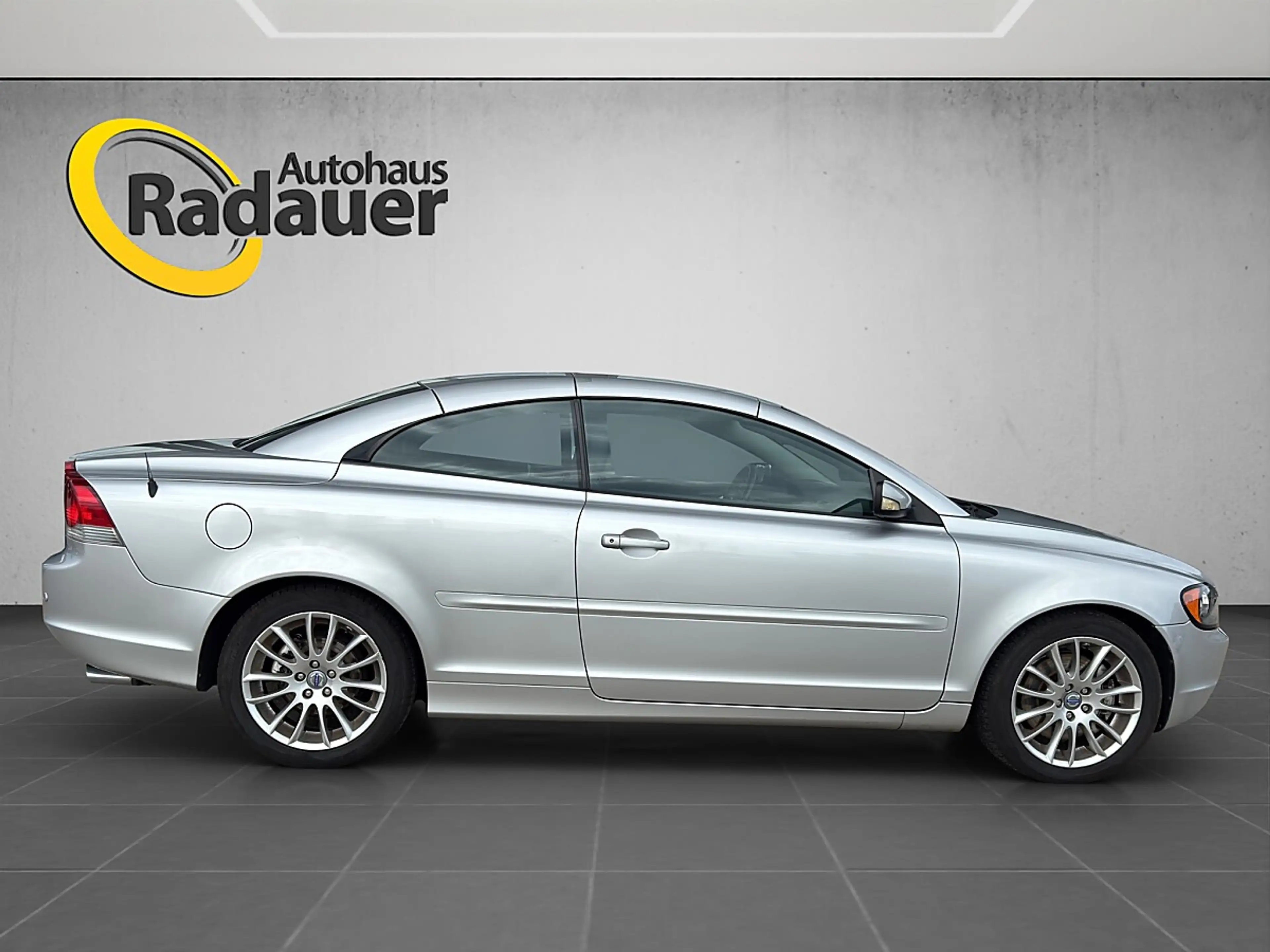 Volvo C70 2,4 Momentum — photo 6