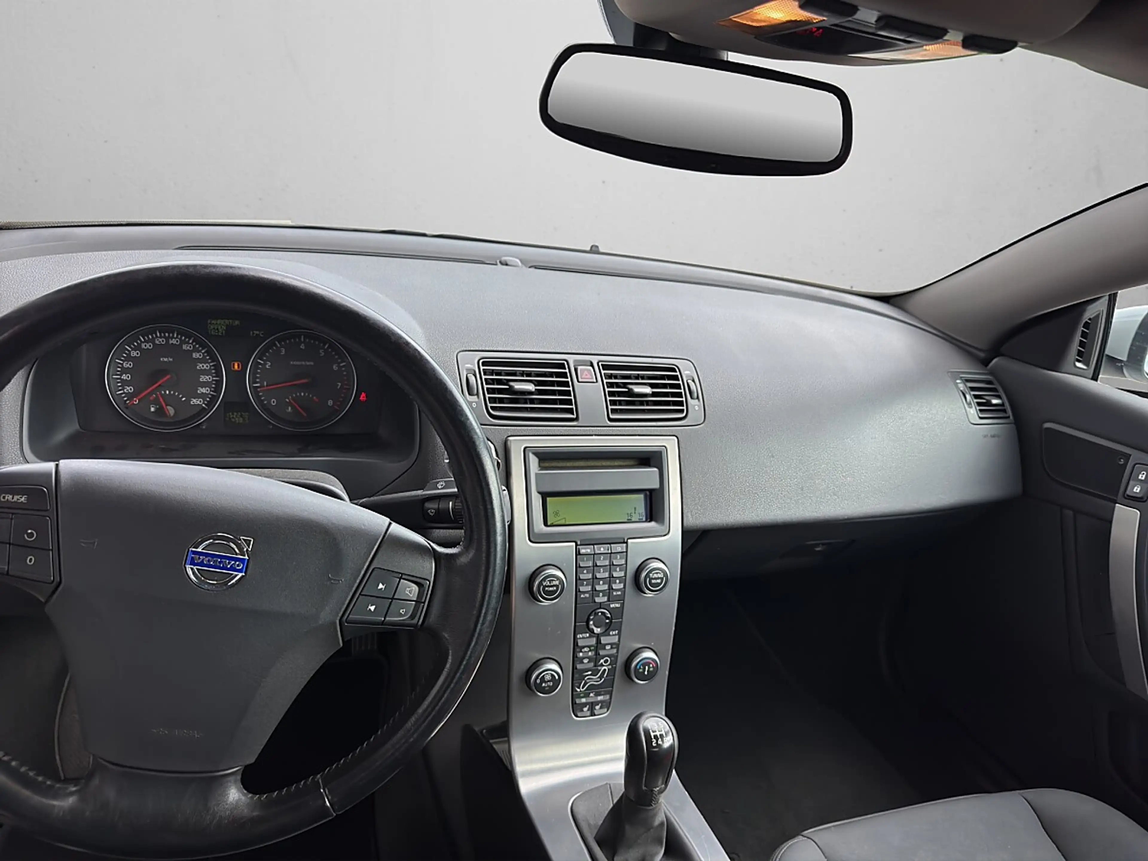 Volvo C70 2,4 Momentum — photo 13