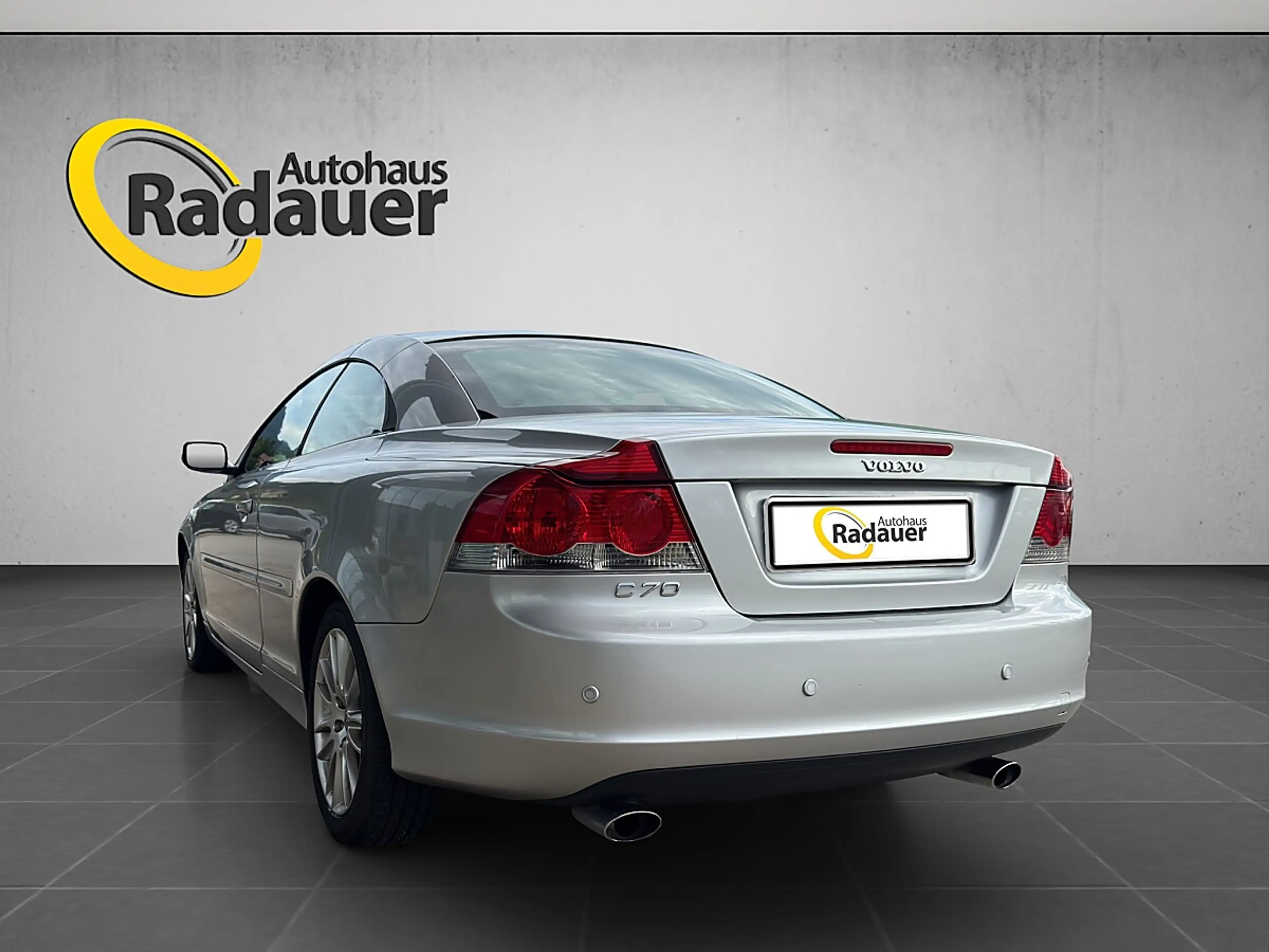 Volvo C70 2,4 Momentum — photo 3