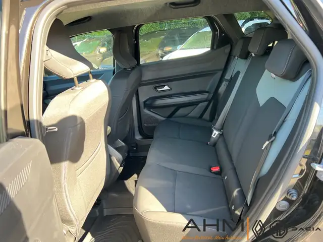 Dacia Duster view 12