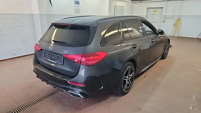 Mercedes-Benz C-Class view 5