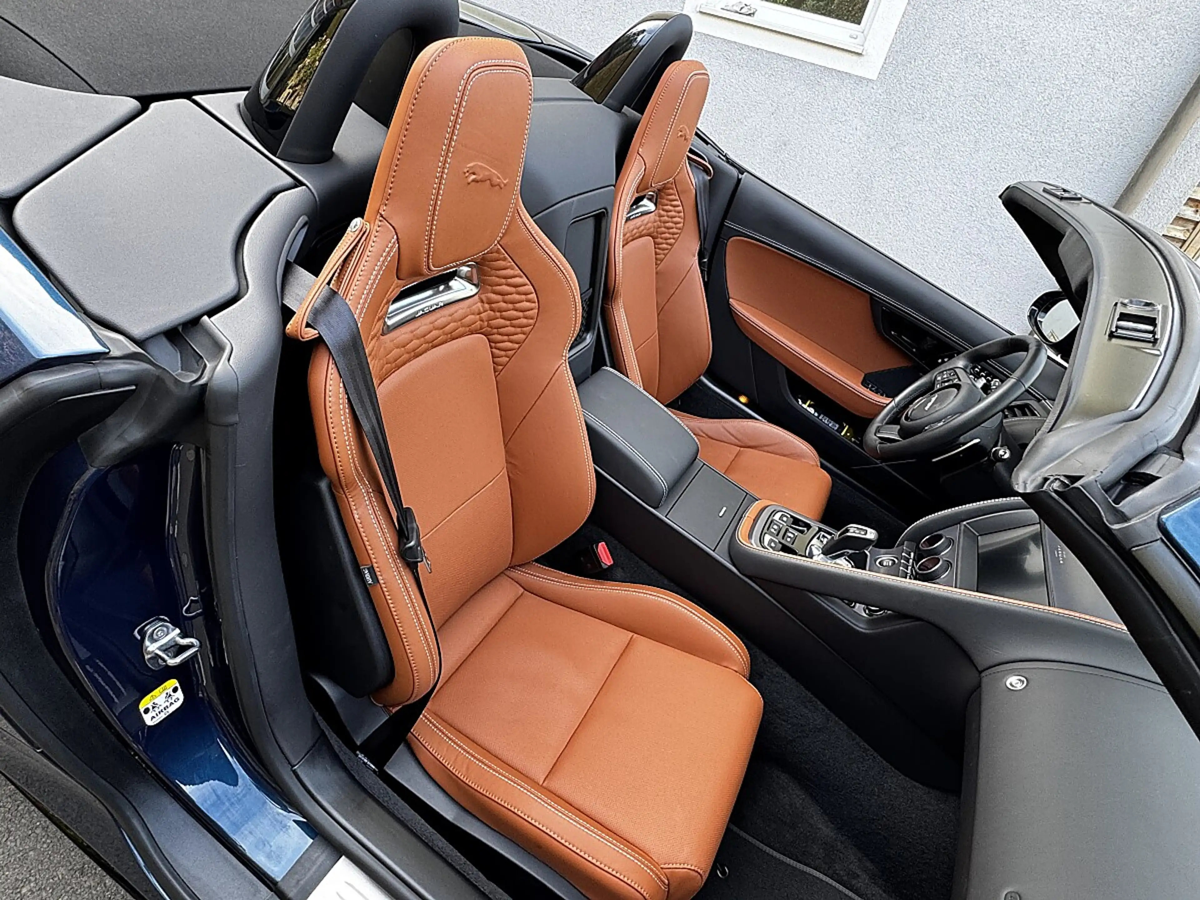 Jaguar F-Type R-Dynamic P450 Cabrio — photo 15
