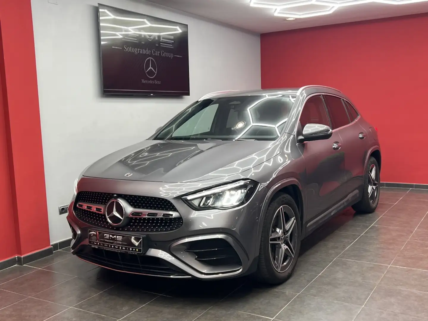 Mercedes-Benz GLA 200 200d 8G-DCT Gris - 1