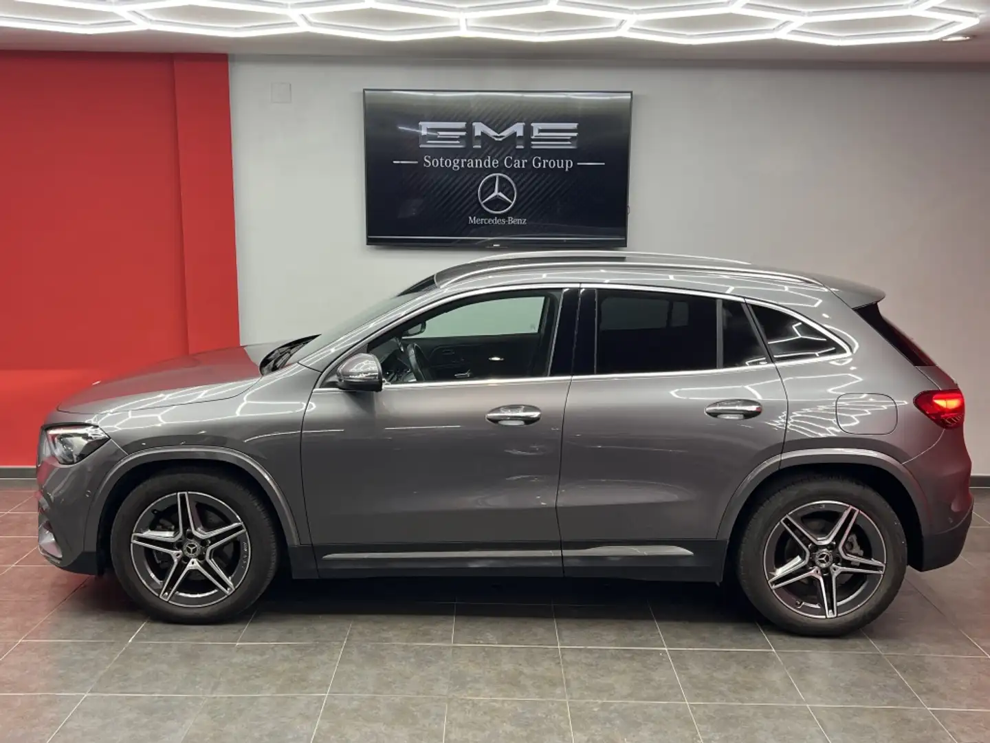 Mercedes-Benz GLA 200 200d 8G-DCT Gris - 2
