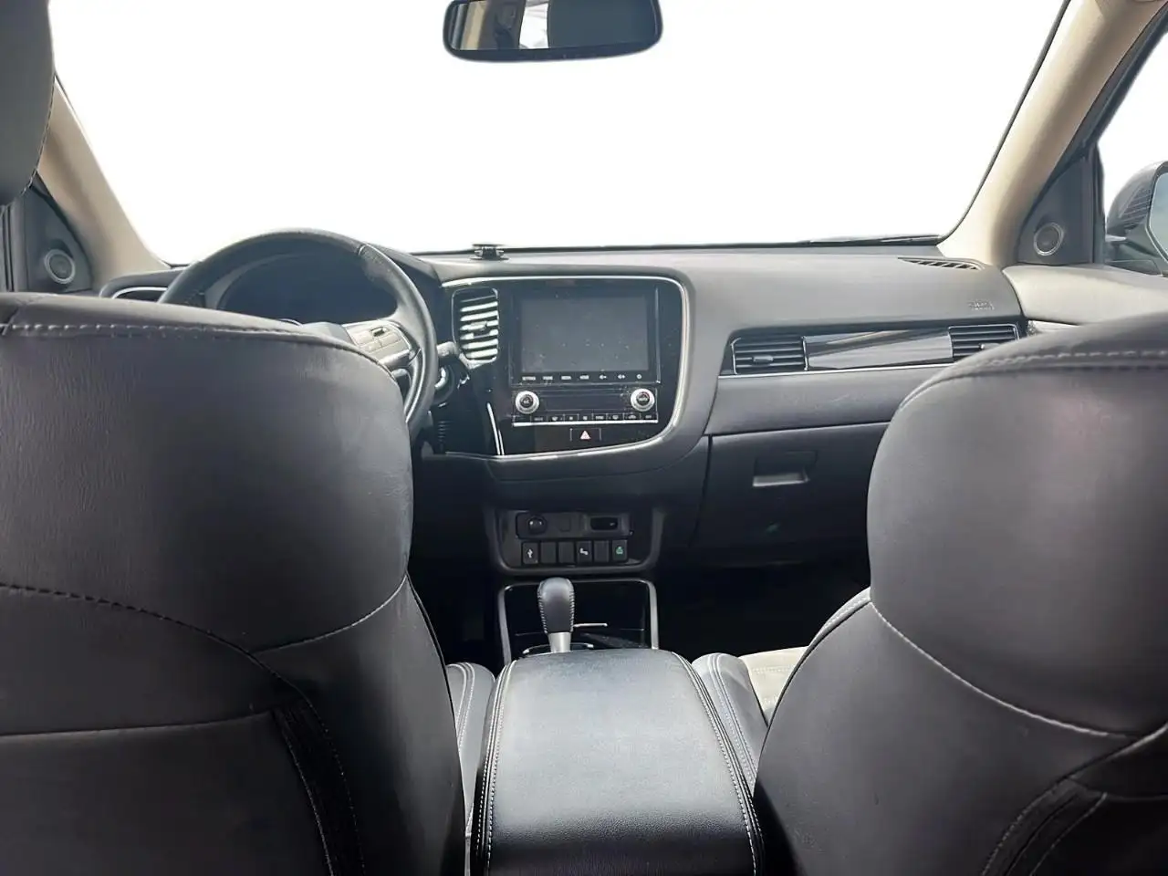 Mitsubishi Outlander снимка Mitsubishi Outlander
