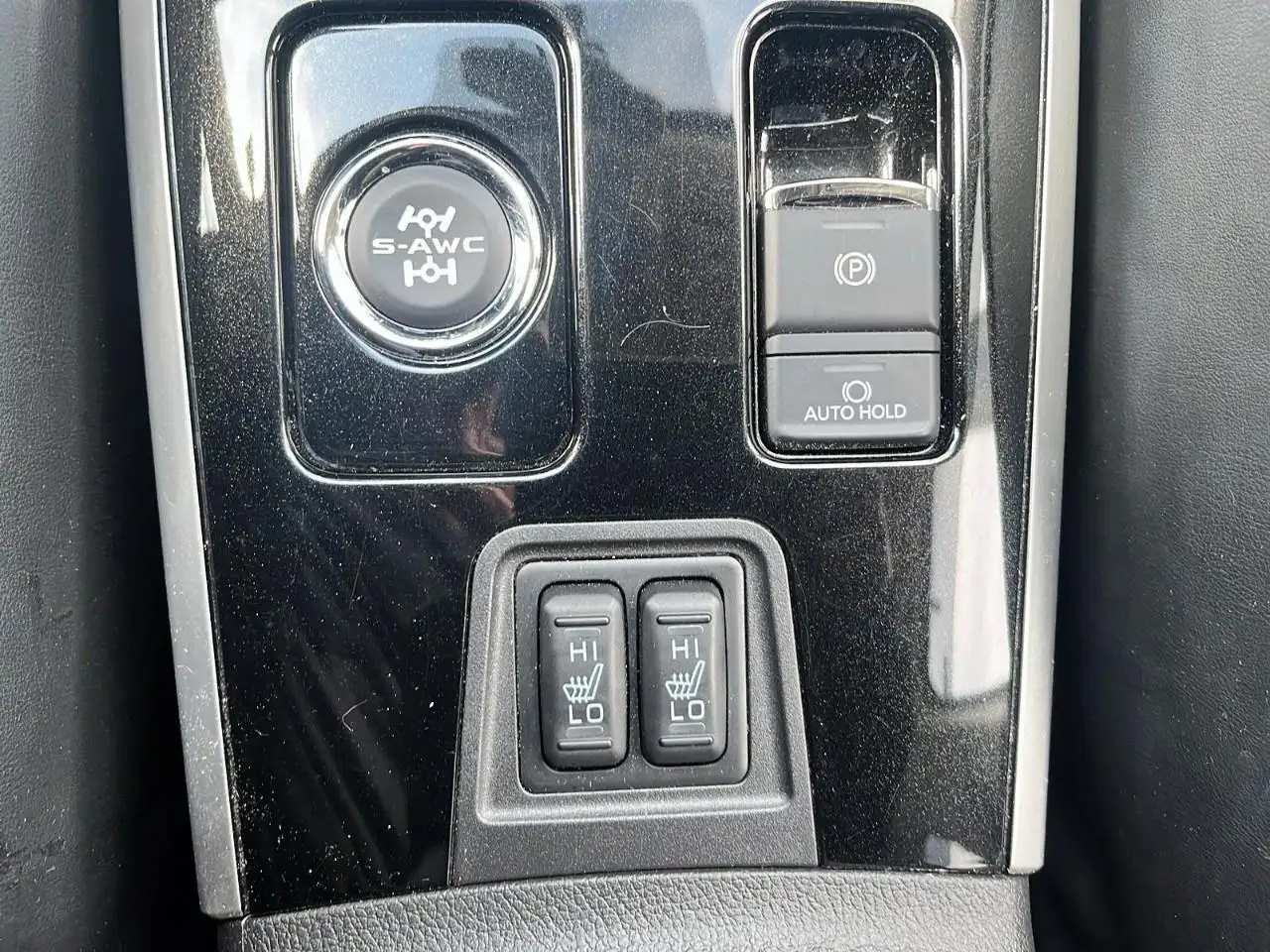 Mitsubishi Outlander снимка Mitsubishi Outlander