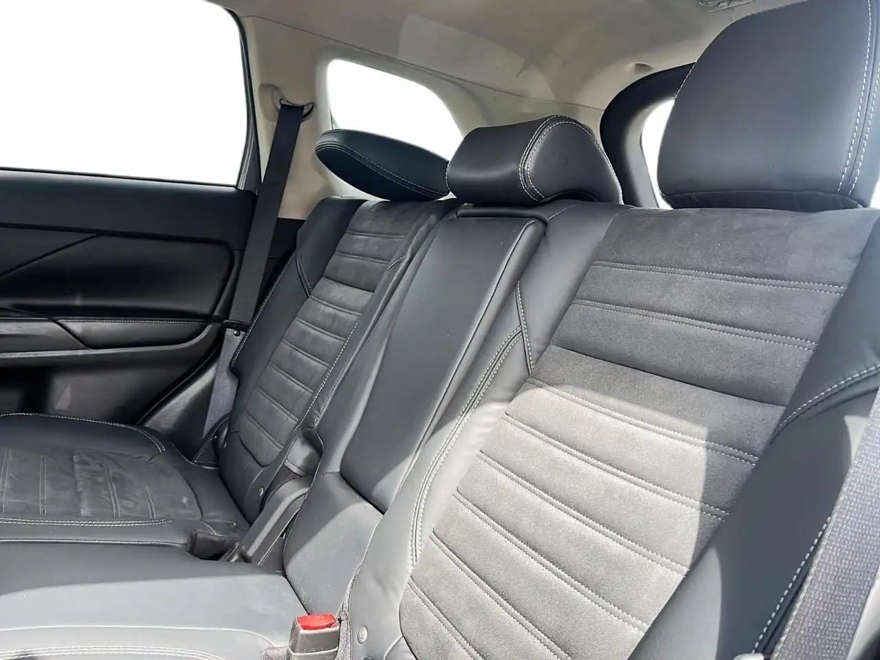 Mitsubishi Outlander снимка Mitsubishi Outlander
