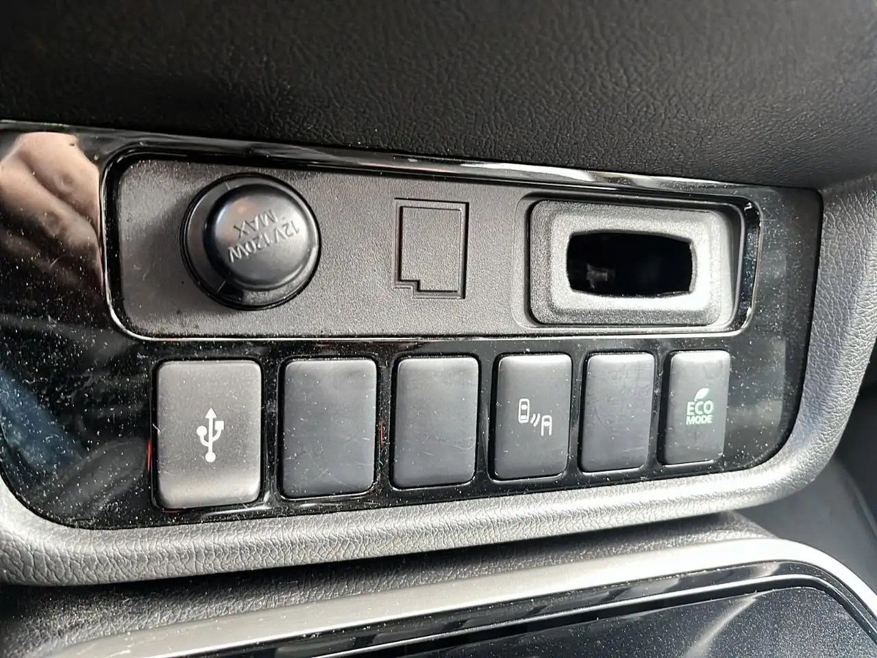 Mitsubishi Outlander снимка Mitsubishi Outlander