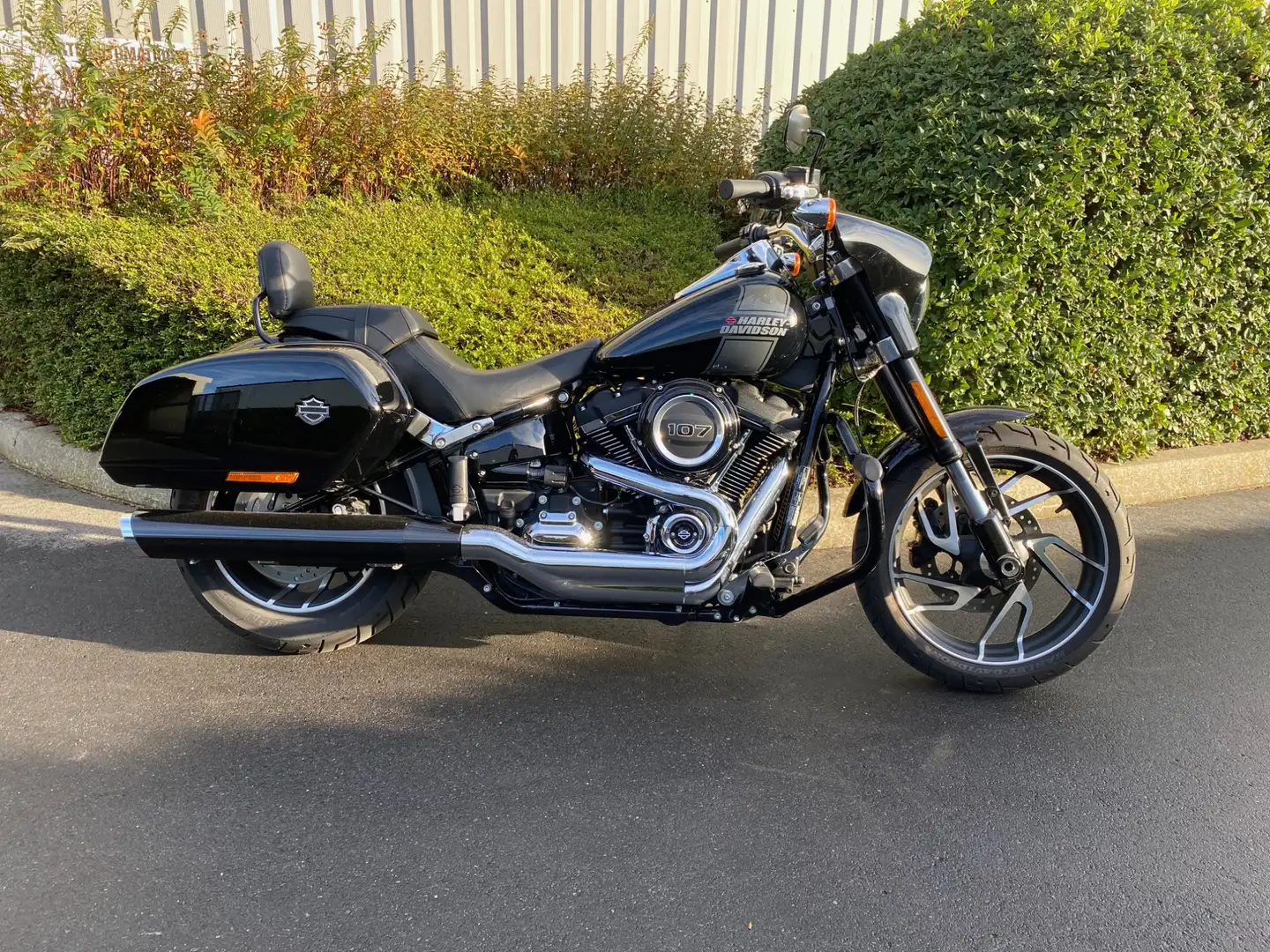 Harley-Davidson Sport Glide Noir - 1