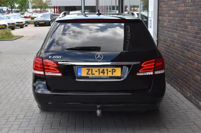 Mercedes-Benz E-Class view 14