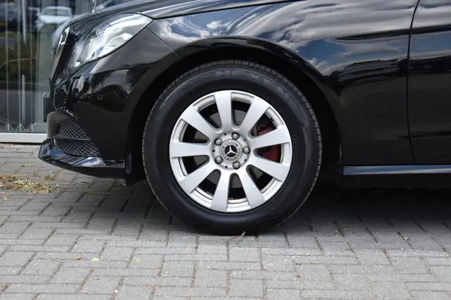 Mercedes-Benz E-Class view 12