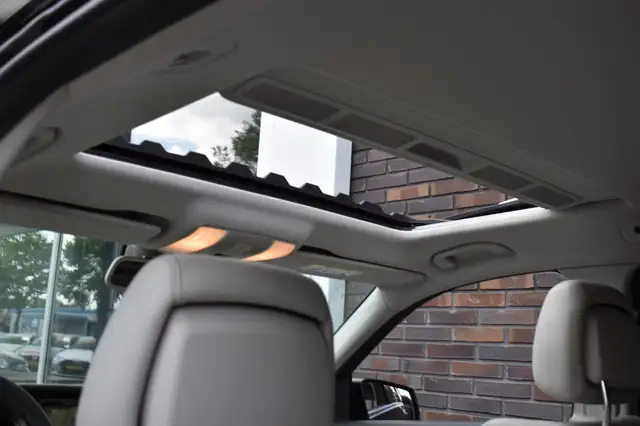 Mercedes-Benz E-Class view 7