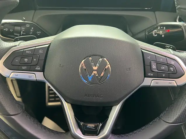 Volkswagen Tiguan view 5