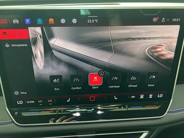 Volkswagen Tiguan view 13