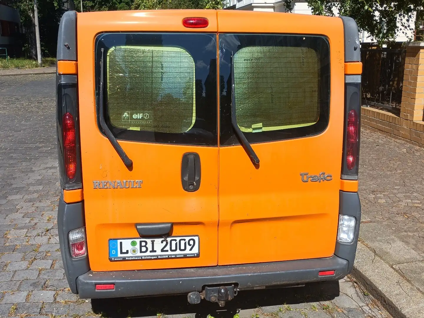 Renault Trafic 1.9DCi Furgón 27 Corto Normal 100 Orange - 2