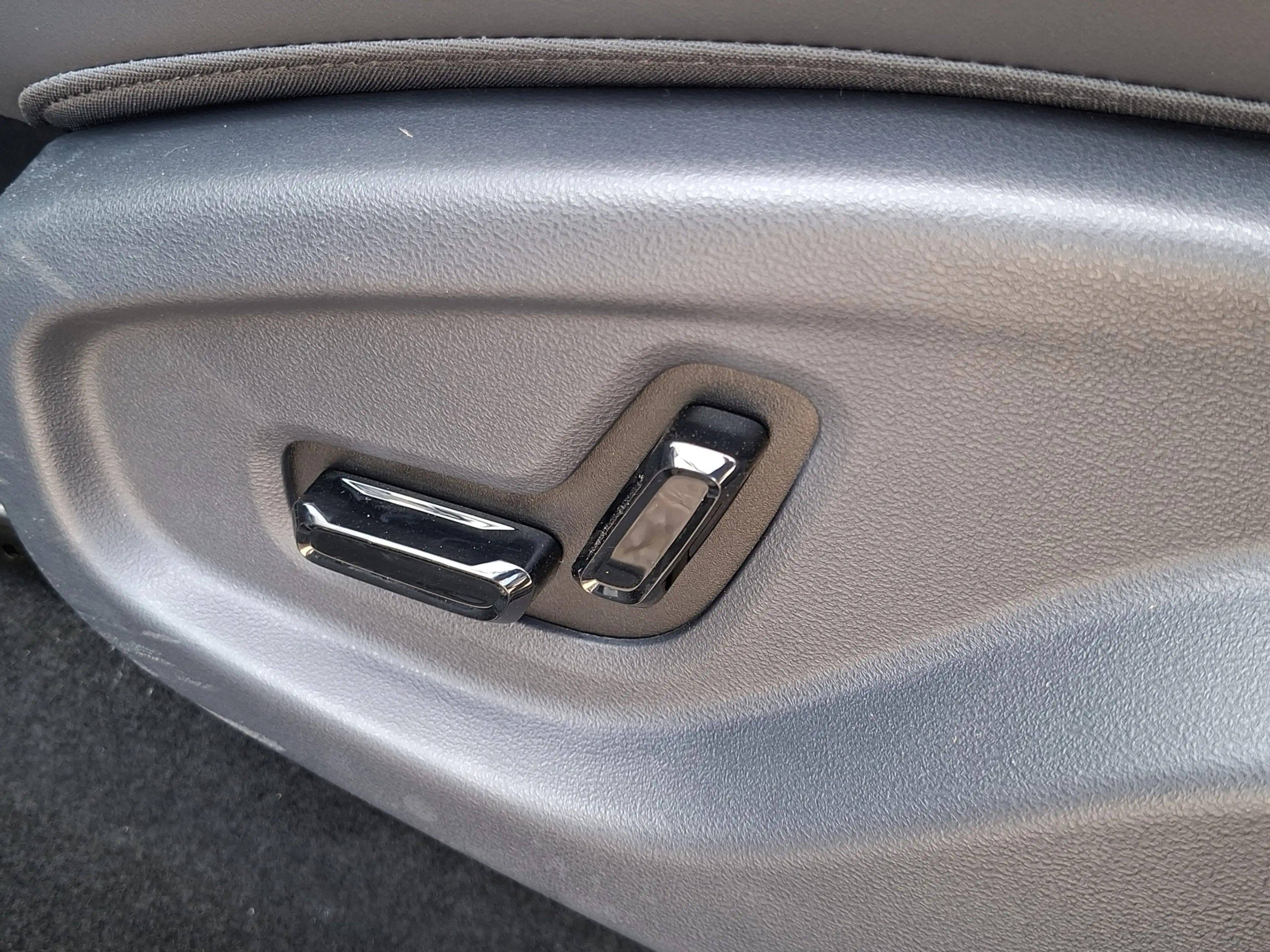 Volvo EX40 Geely E5 Pro+ 68 kWh V2L Long Range Adapt.Cruise M — photo 9
