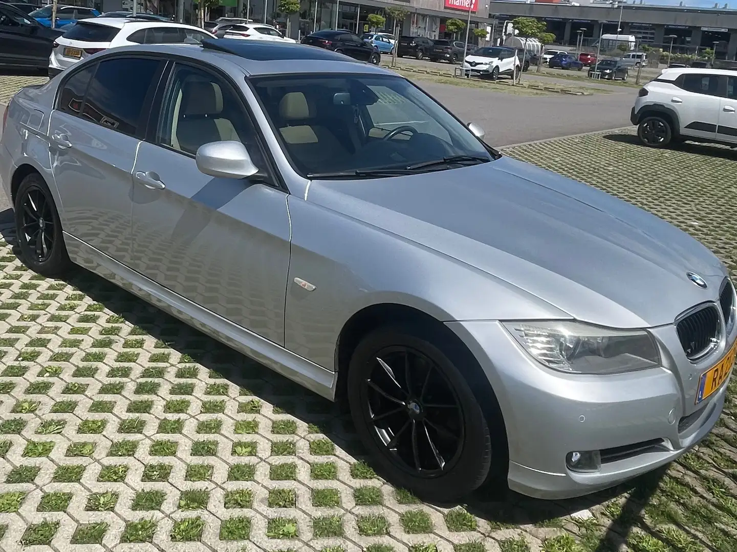 BMW 320 320d DPF Aut. Gris - 1