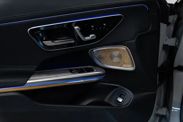 Mercedes-Benz Unspecified 2025 — photo 8