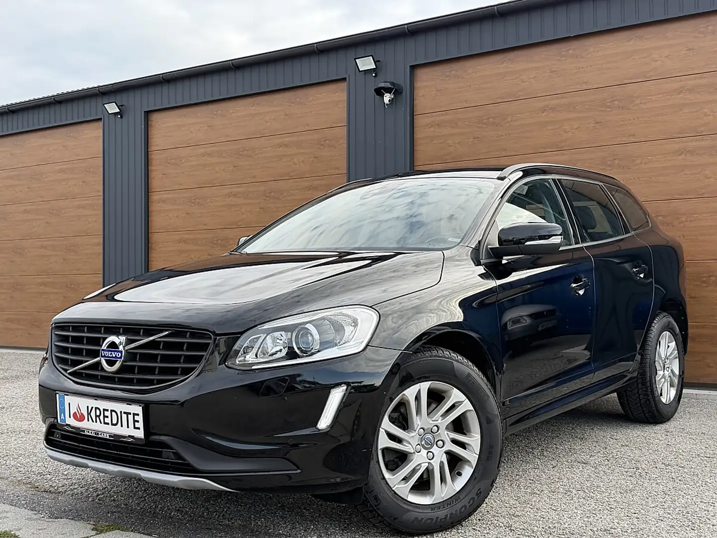 Volvo XC60 1 Besitz Kinetic Geartronic Schwarz - 2