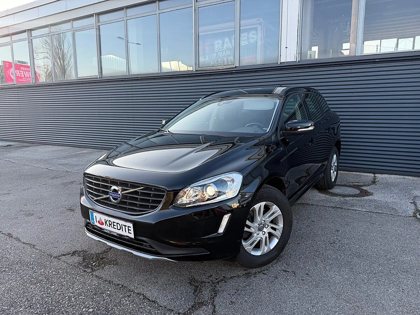 Volvo XC60 1 Besitz Kinetic Geartronic Schwarz - 2