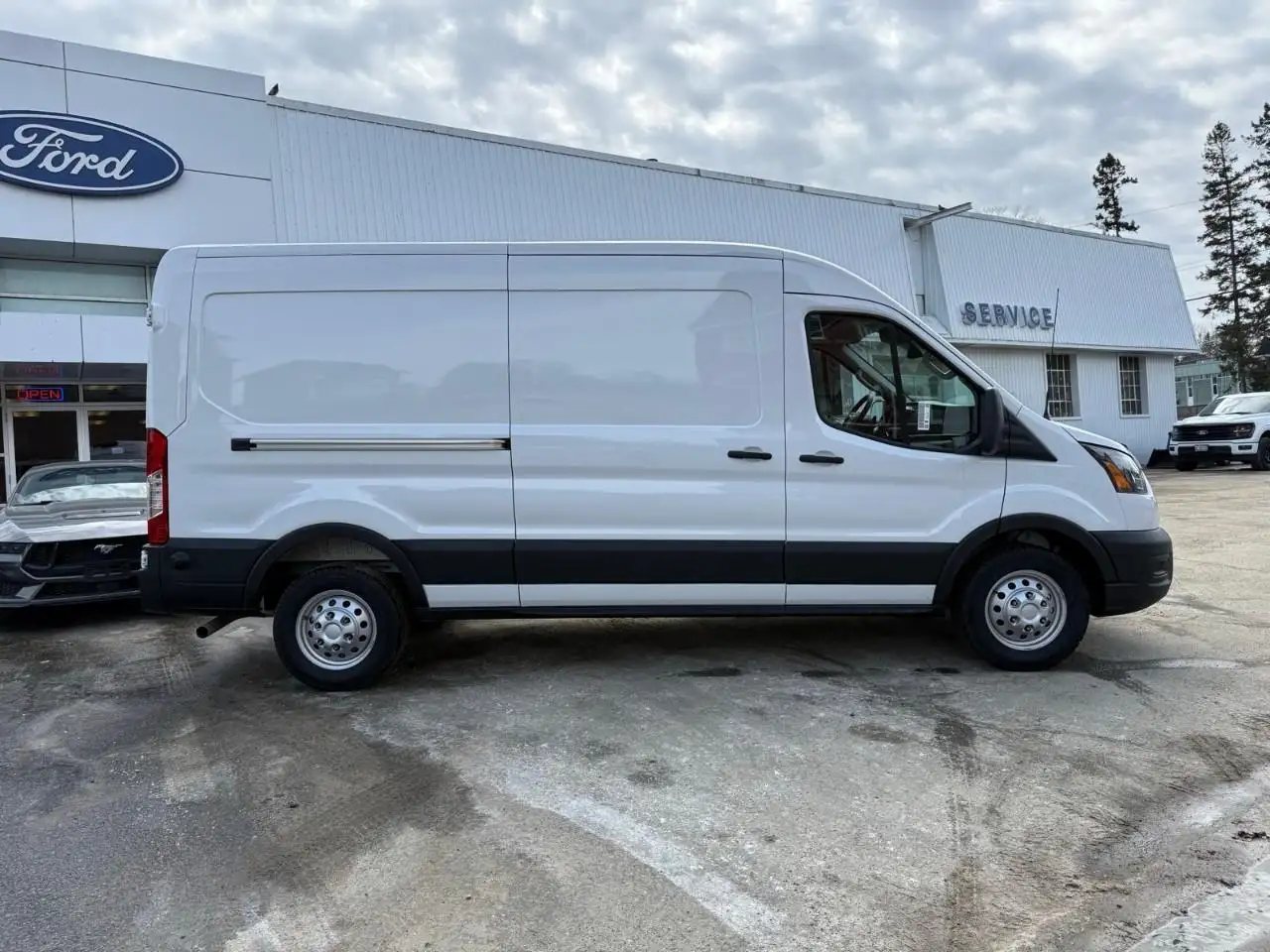 Ford Transit Cargo Van снимка Ford Transit Cargo Van