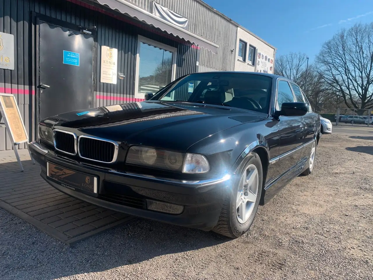 BMW 728