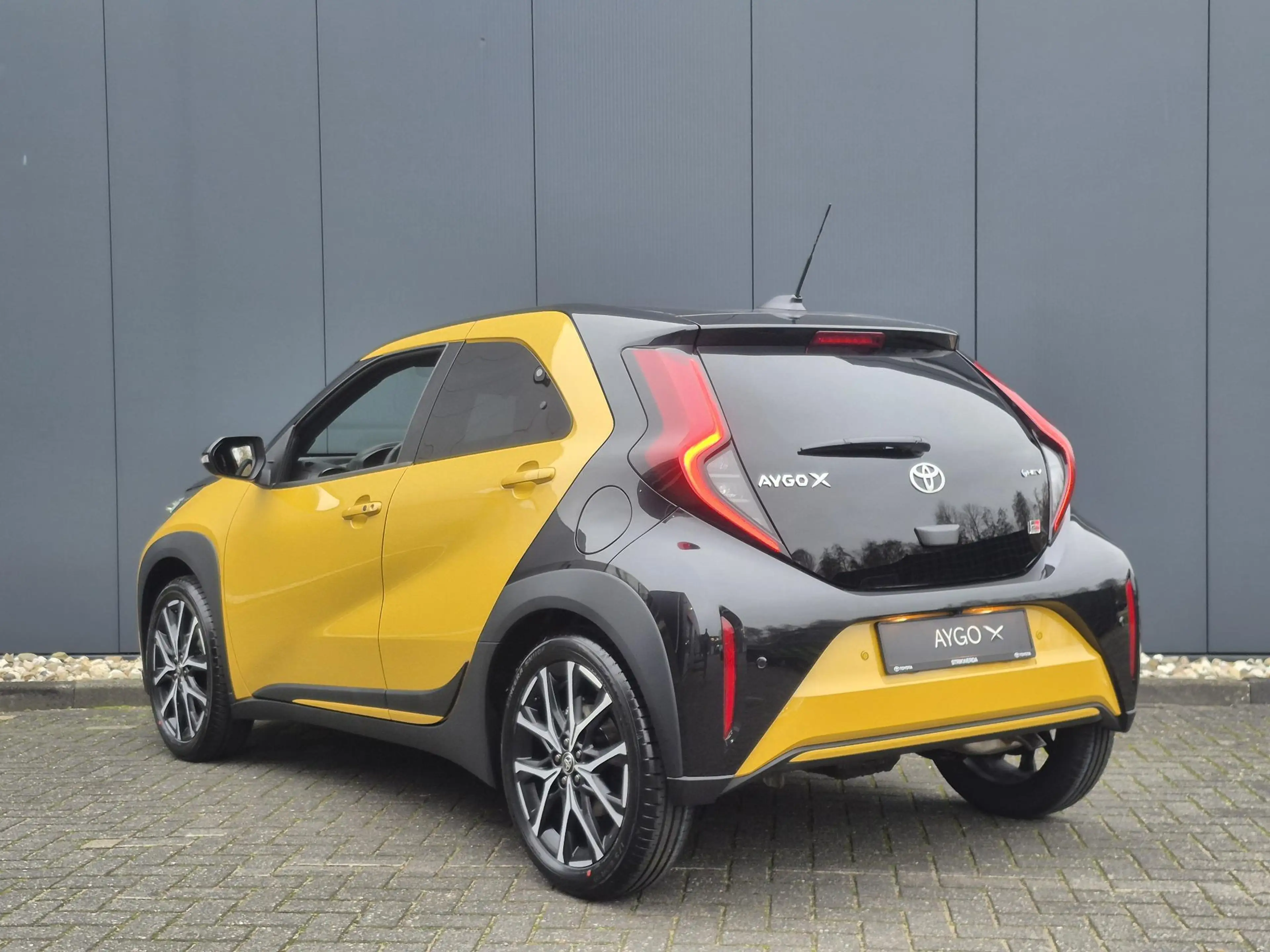 Toyota Aygo X Hybrid 115 GR Sport | Nieuw op voorraad | — photo 3