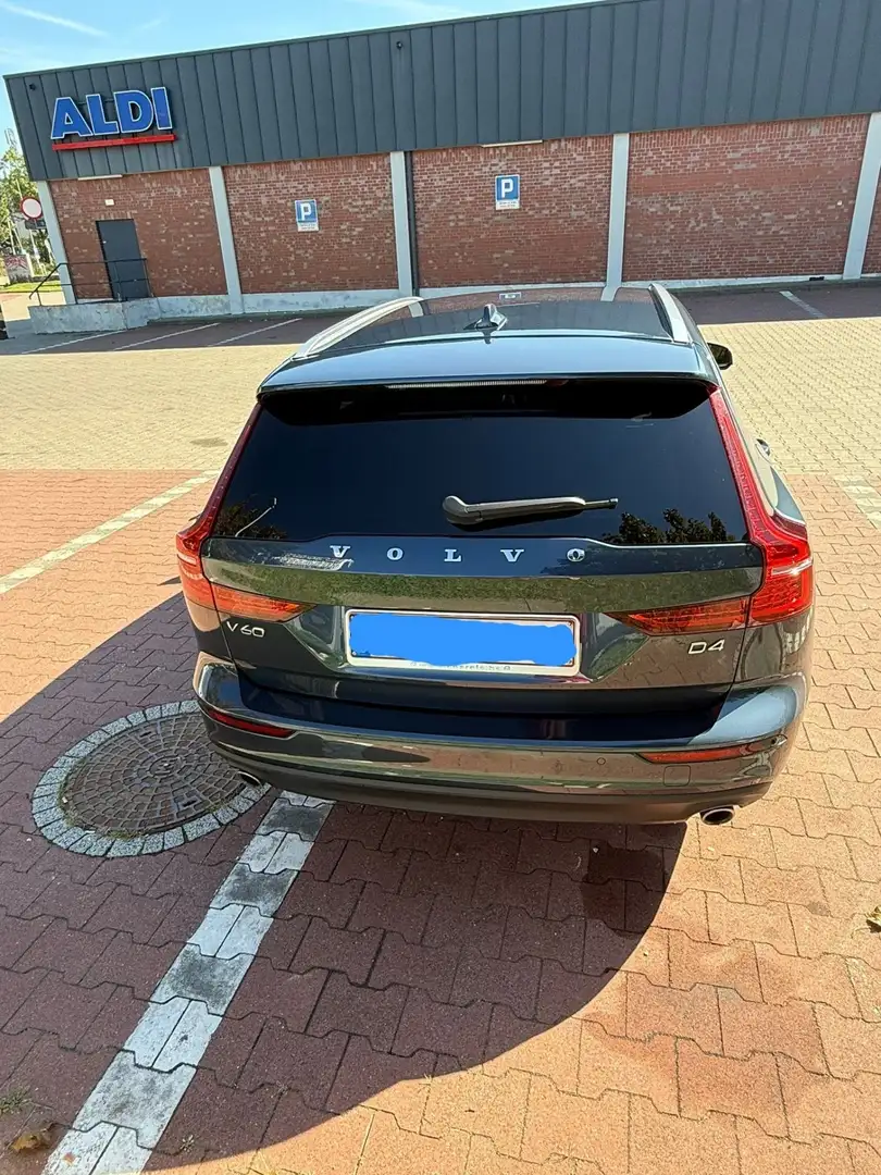 Volvo V60 D4 Geartronic Momentum Pro Bleu - 2