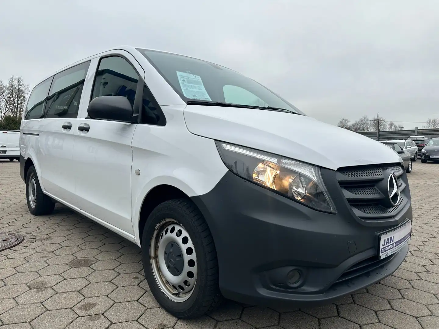Mercedes-Benz V 200 Vito Tourer 114 CDI Pro 4x4 lang Automatik Белый - 2