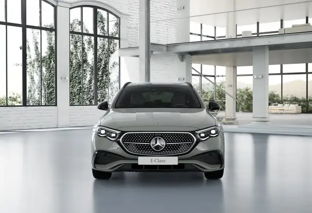 Mercedes-Benz E 300 de 4MATIC T-Modell mit EQ Hybrid Technologie Ansicht 6