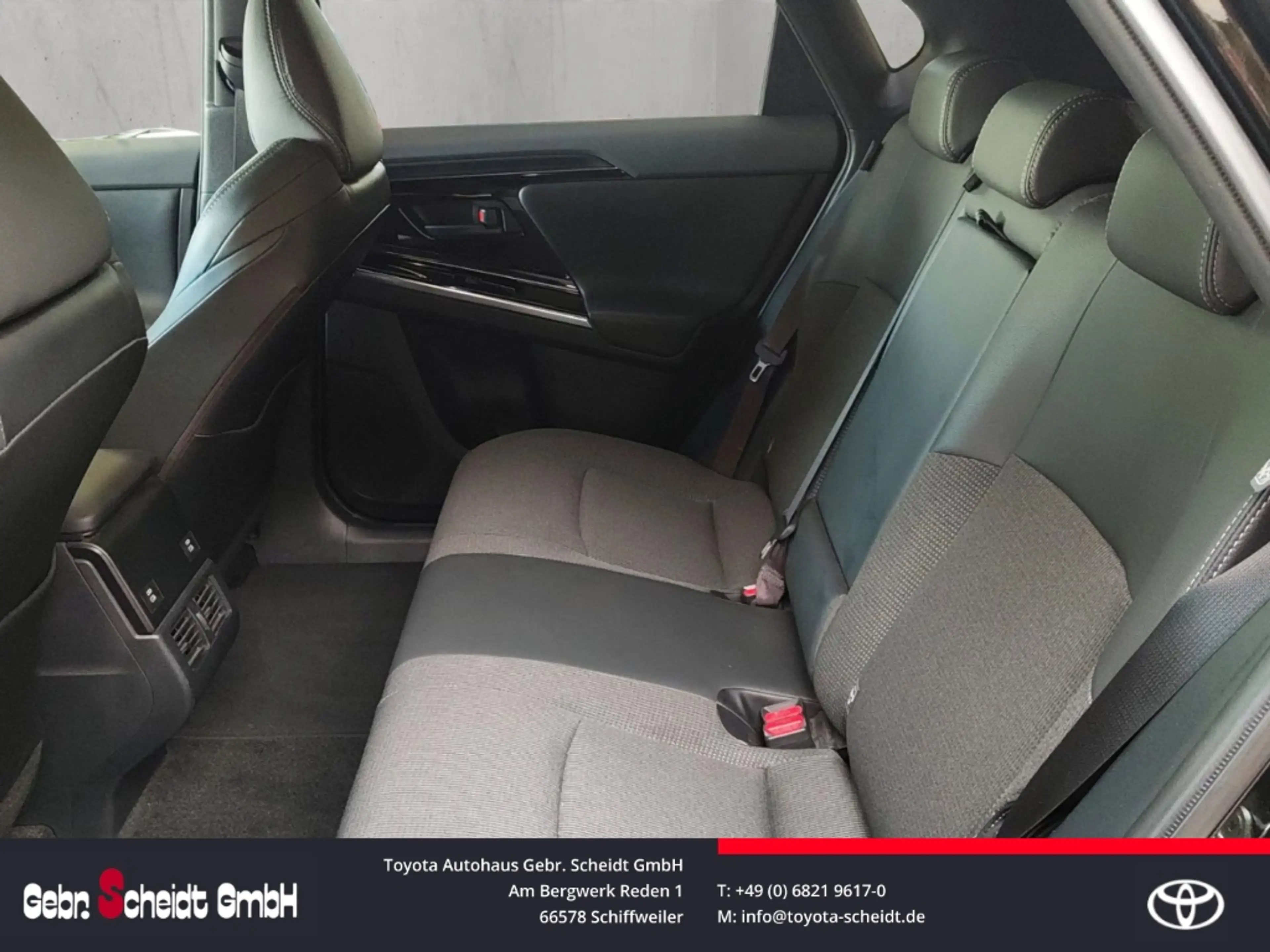 Toyota bZ4X LEDScheinwerfer Rückfahrkamera AppleCarPlay Androi — photo 12