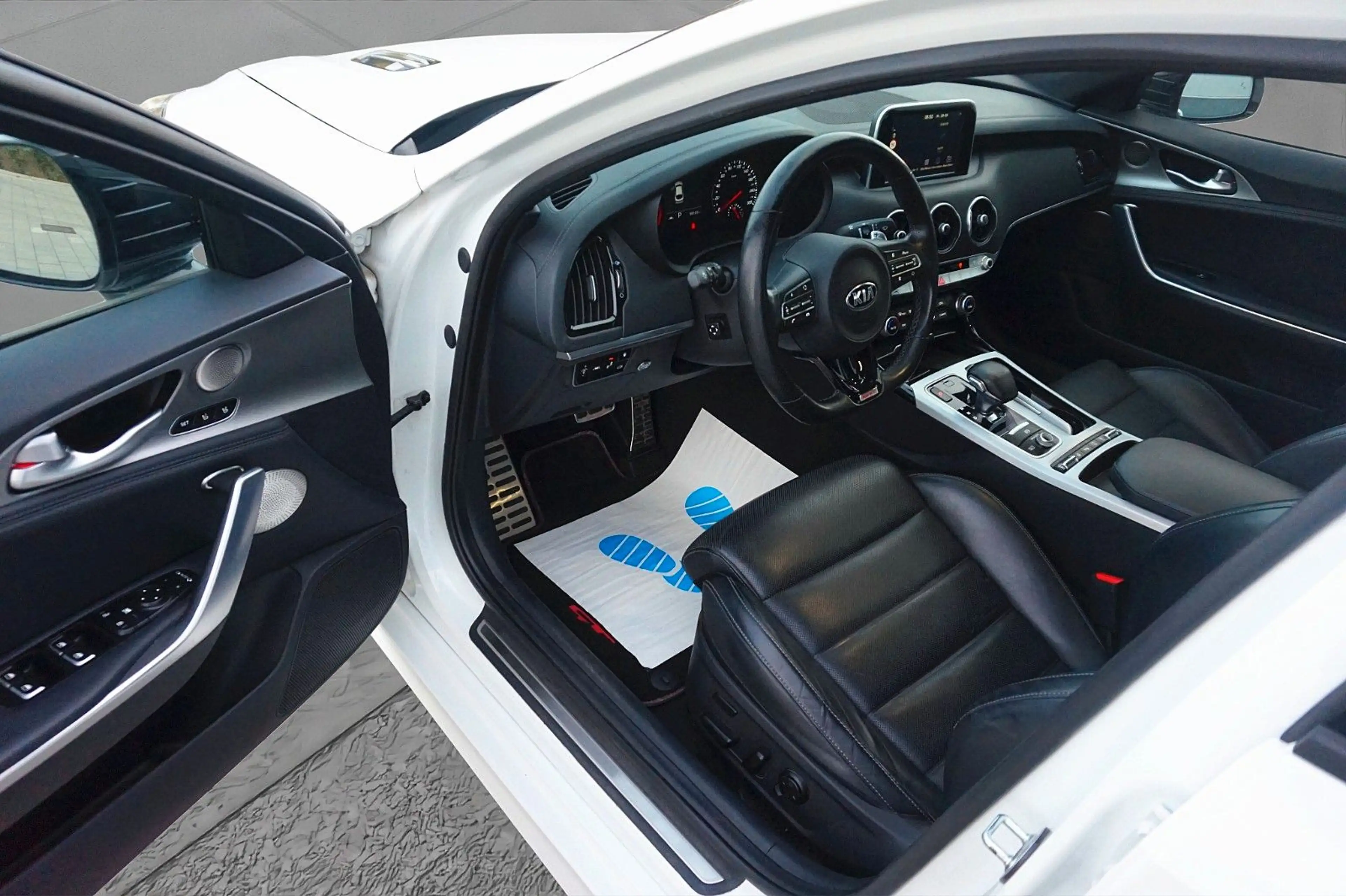 Kia Stinger 3.3 V6 T-GDI GT 4WD*H&K~HUD-ACC~360° — photo 4