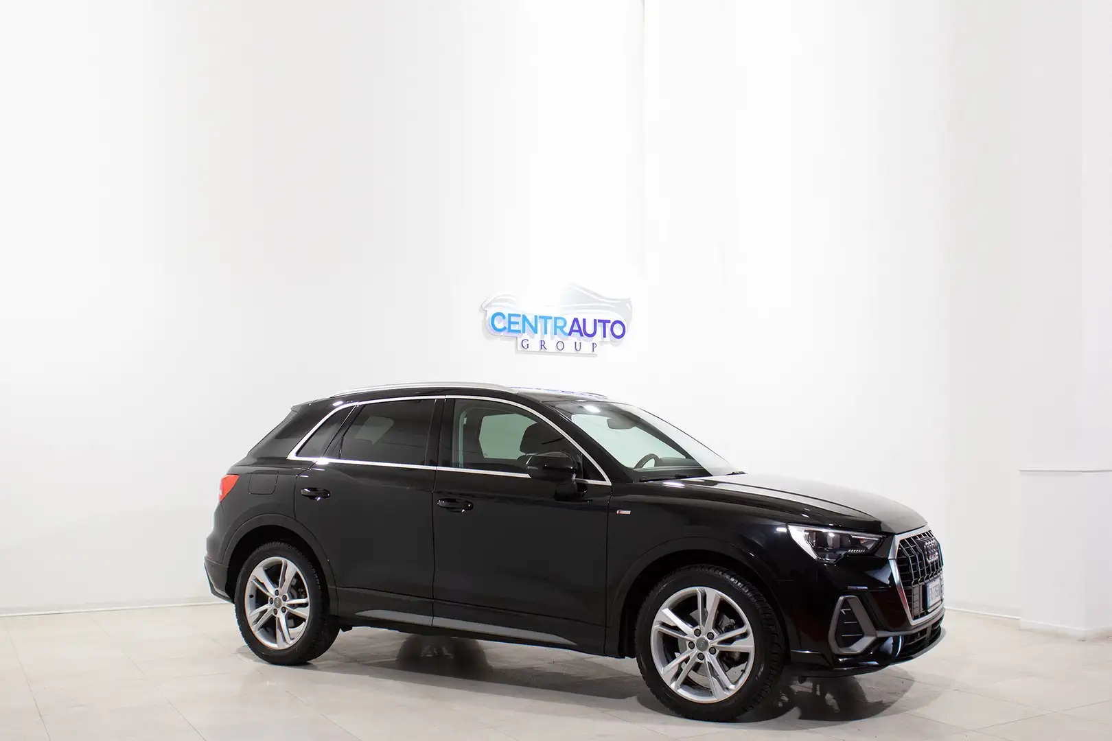 Audi Q3 35 TDI S-TRONIC S LINE EDITION *VETRI PRIVACY* Nero - 2