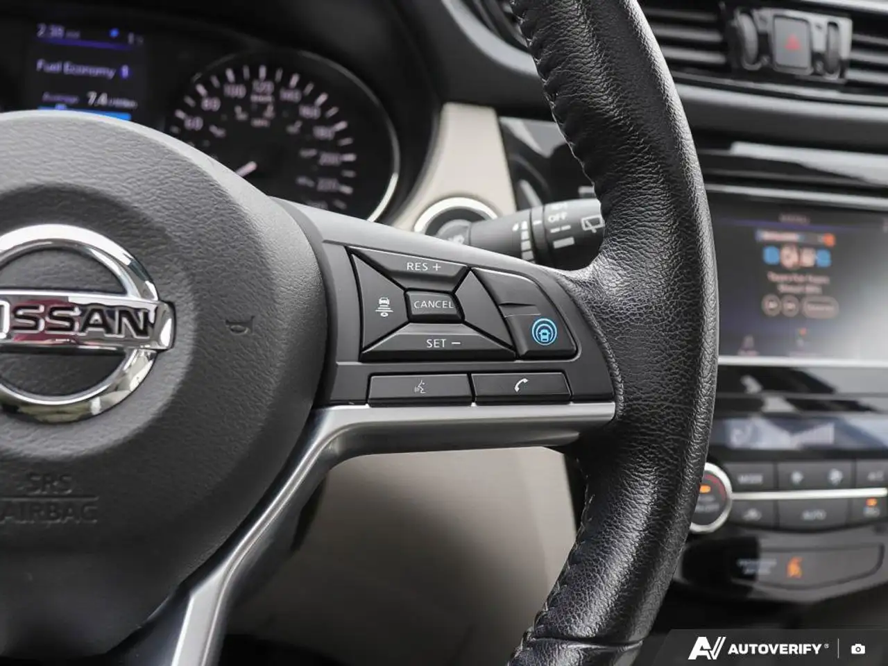 Nissan Qashqai снимка Nissan Qashqai