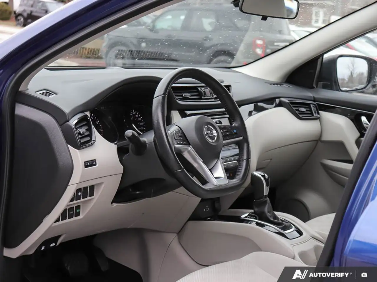 Nissan Qashqai снимка Nissan Qashqai