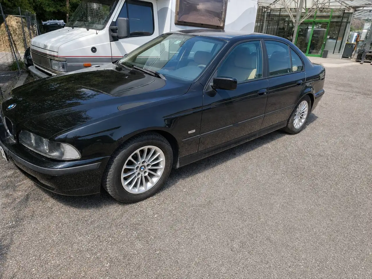 BMW 523i, foto 1