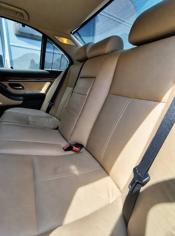 BMW 523i, foto 8