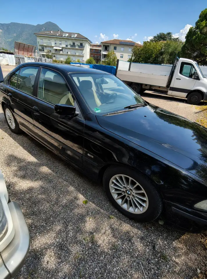 BMW 523i, foto 2