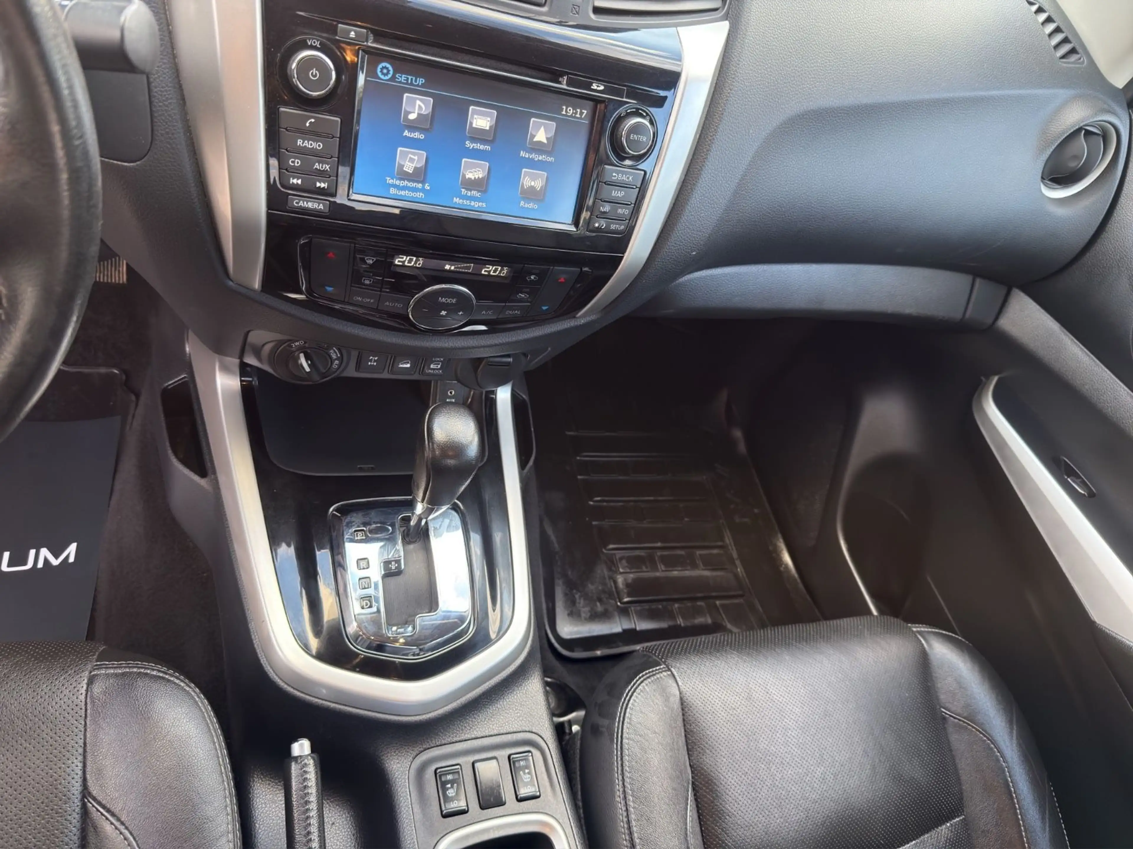 Nissan Navara NP300 Double Cab 4x4/STANDHEIZ/KAMERA/ — photo 14