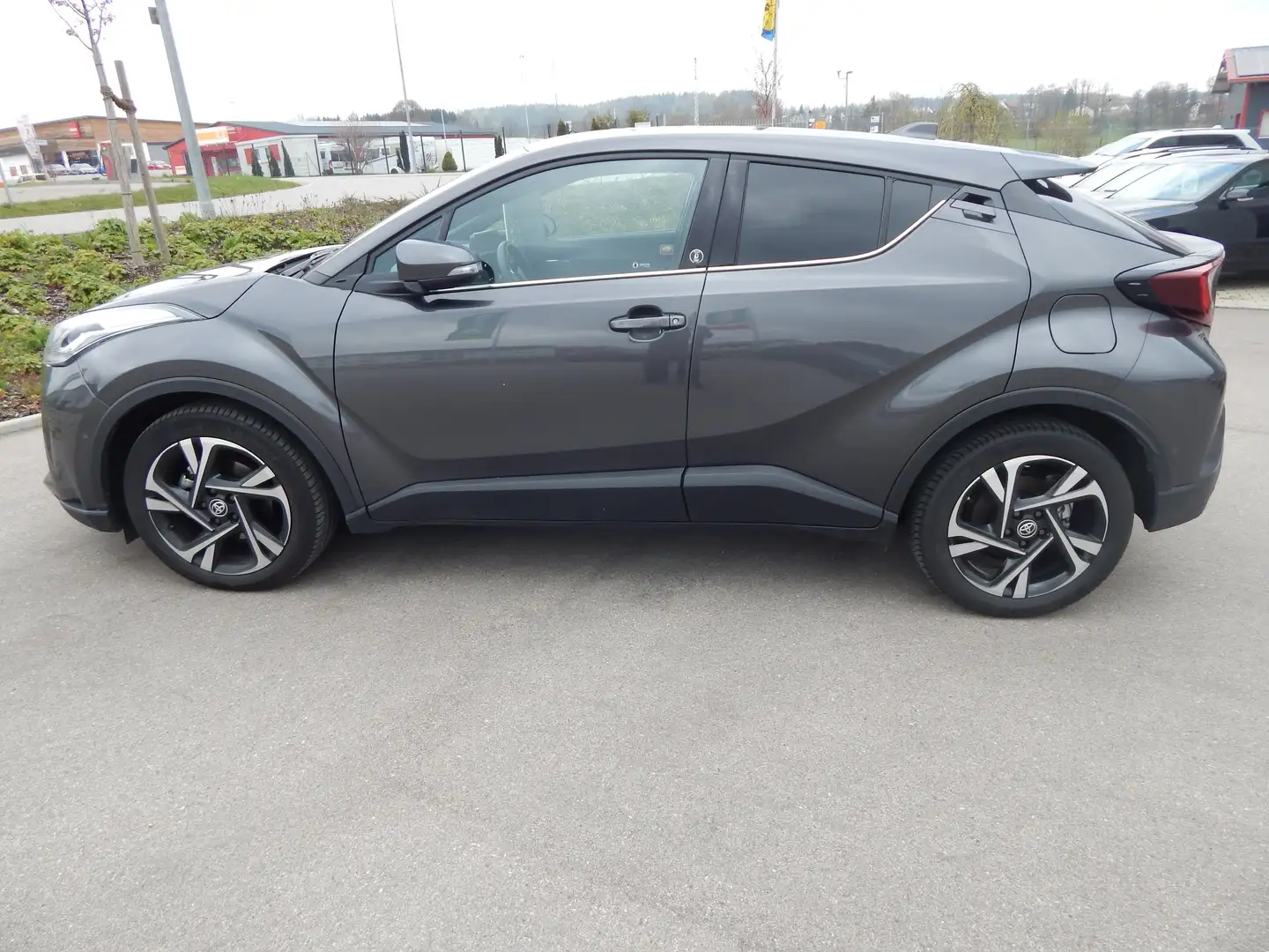 Toyota C-HR Hybrid Team D (X10) Grau - 1