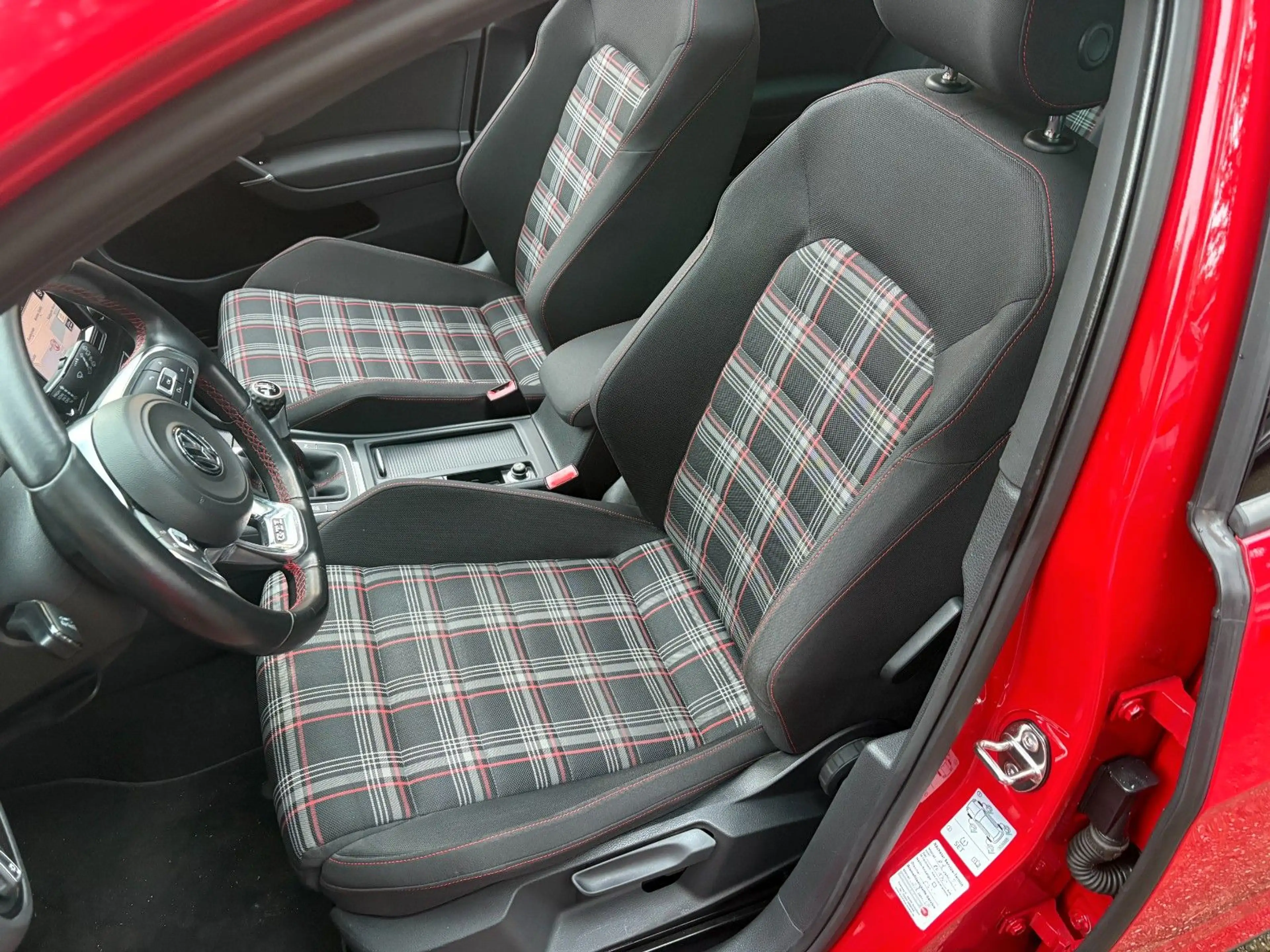 Volkswagen Golf VII Lim. GTI nur 52Tkm aus 1.Hand HU&AU NEU — photo 9