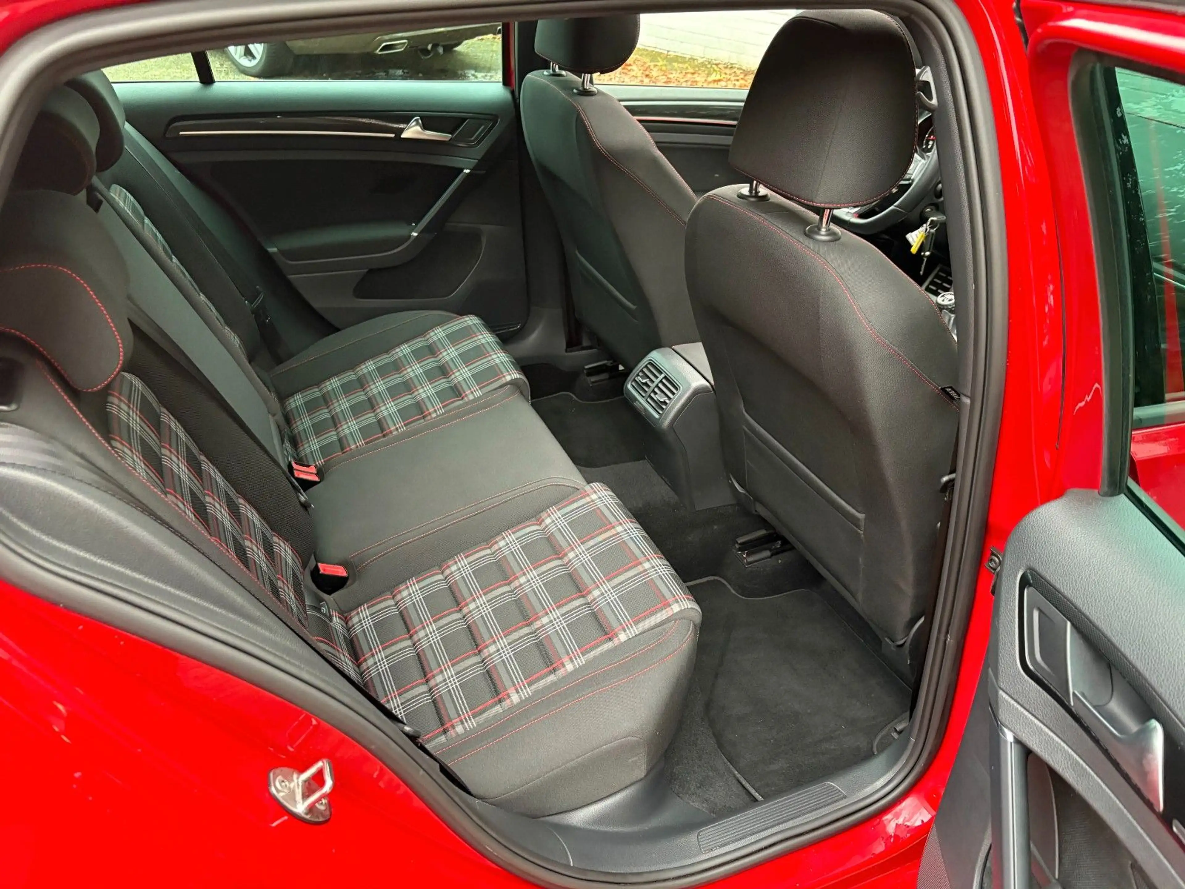 Volkswagen Golf VII Lim. GTI nur 52Tkm aus 1.Hand HU&AU NEU — photo 11