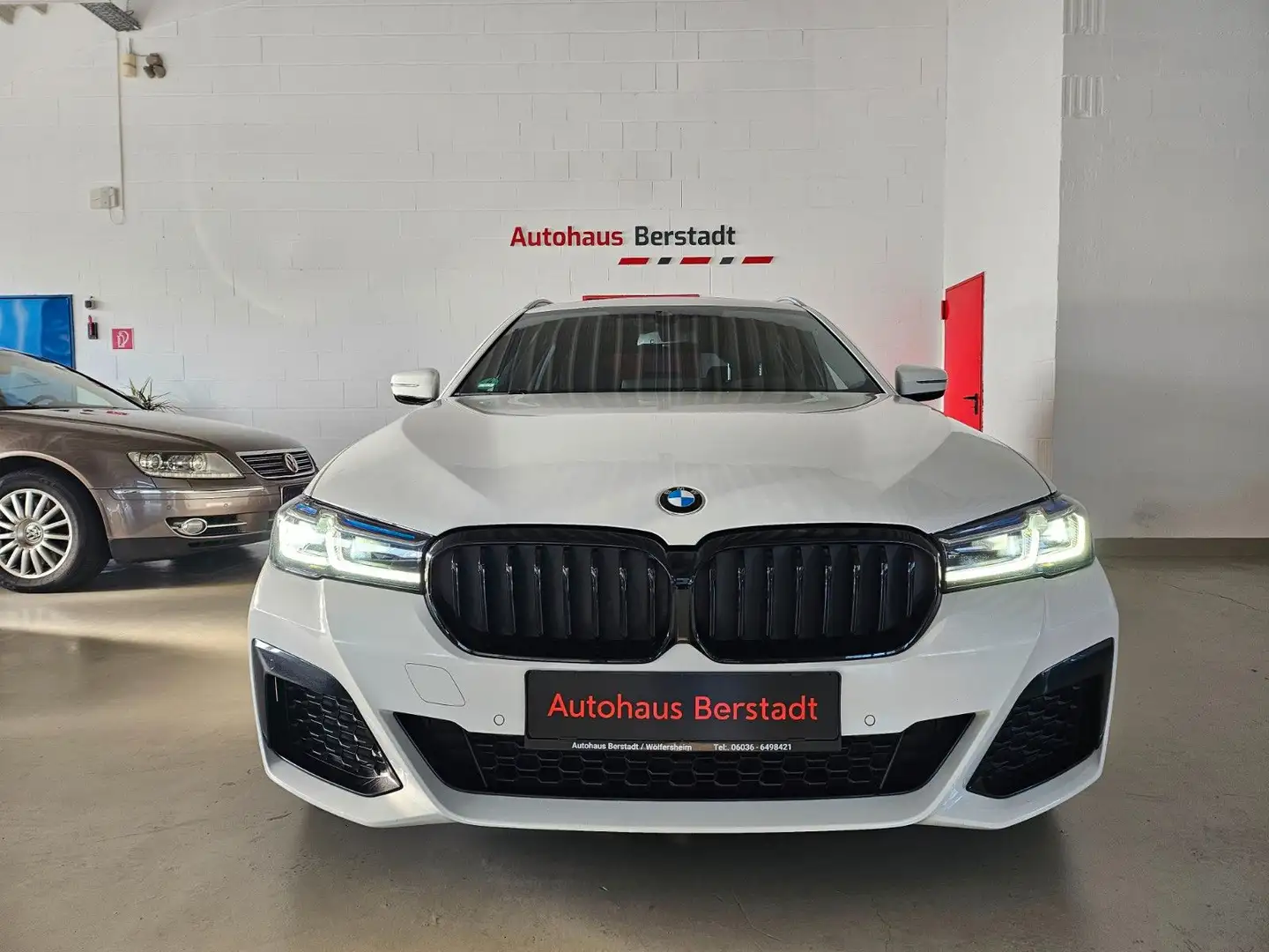 BMW 520 d Touring M Sport*LASER*PANO*HEAD-UP*KAMERA Wit - 2