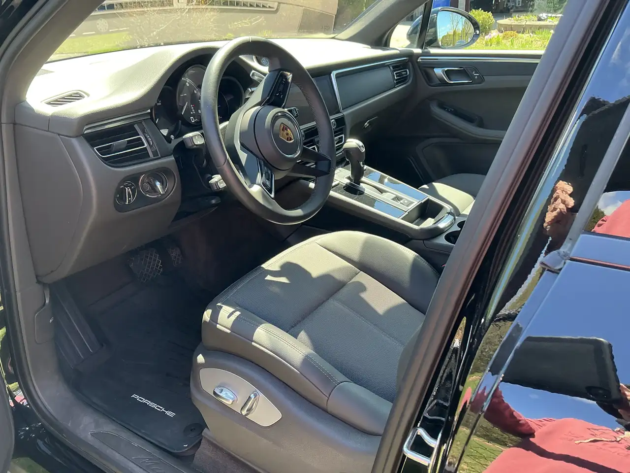 Porsche Macan снимка Porsche Macan