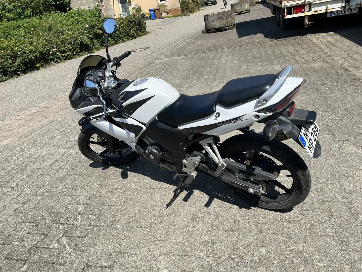 Honda CBR 125 Zwart - 2