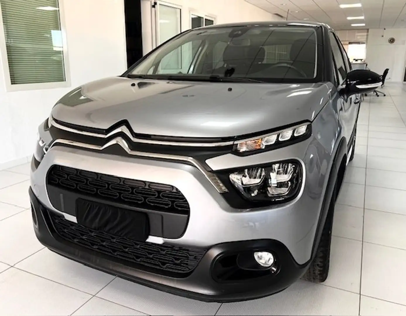 Citroen C3 C3 III 2017 1.2 puretech Shine Pack s Plateado - 1