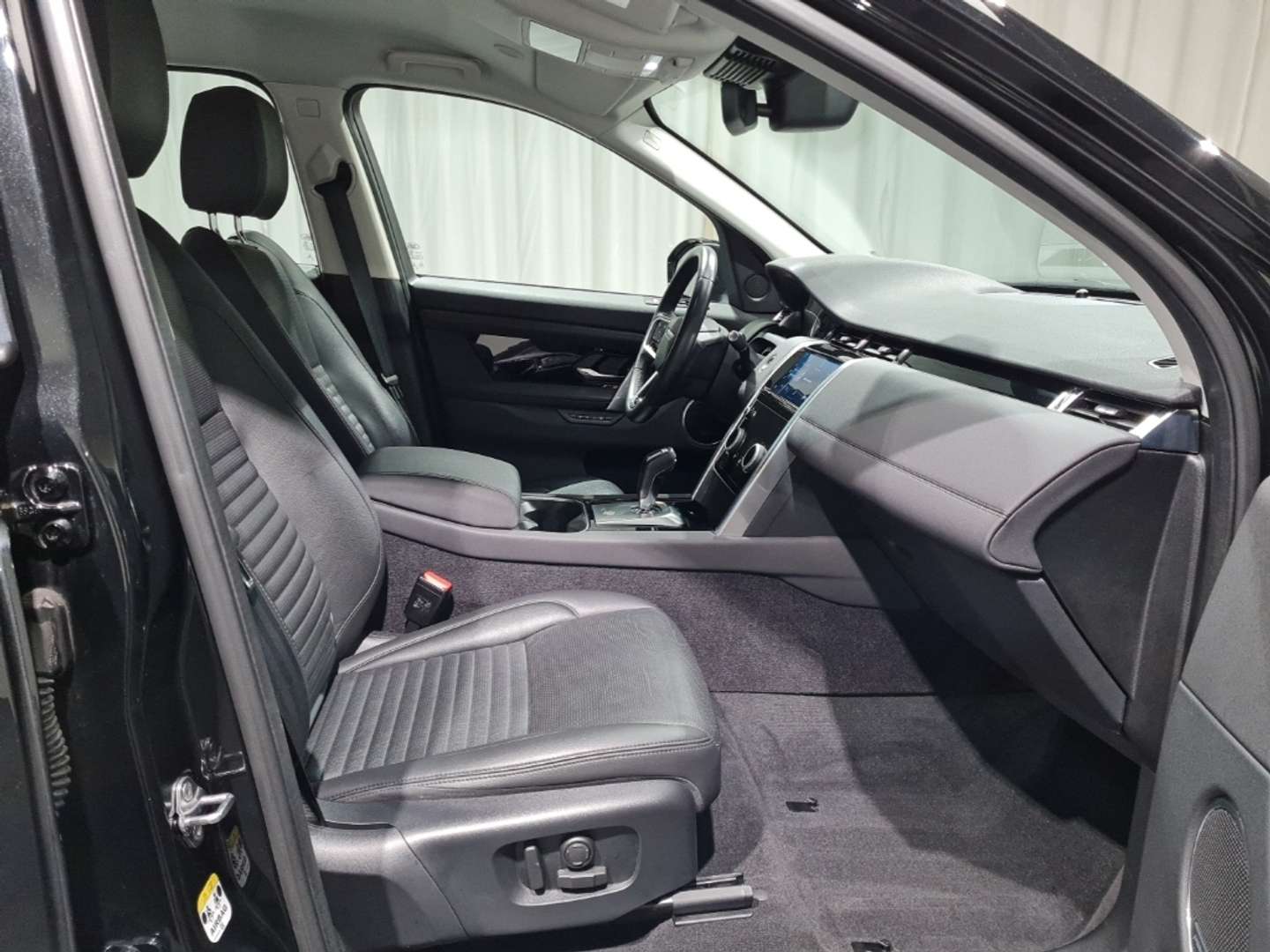 Land Rover Discovery Sport D165 SE AWD -  - Joinsteer - #3